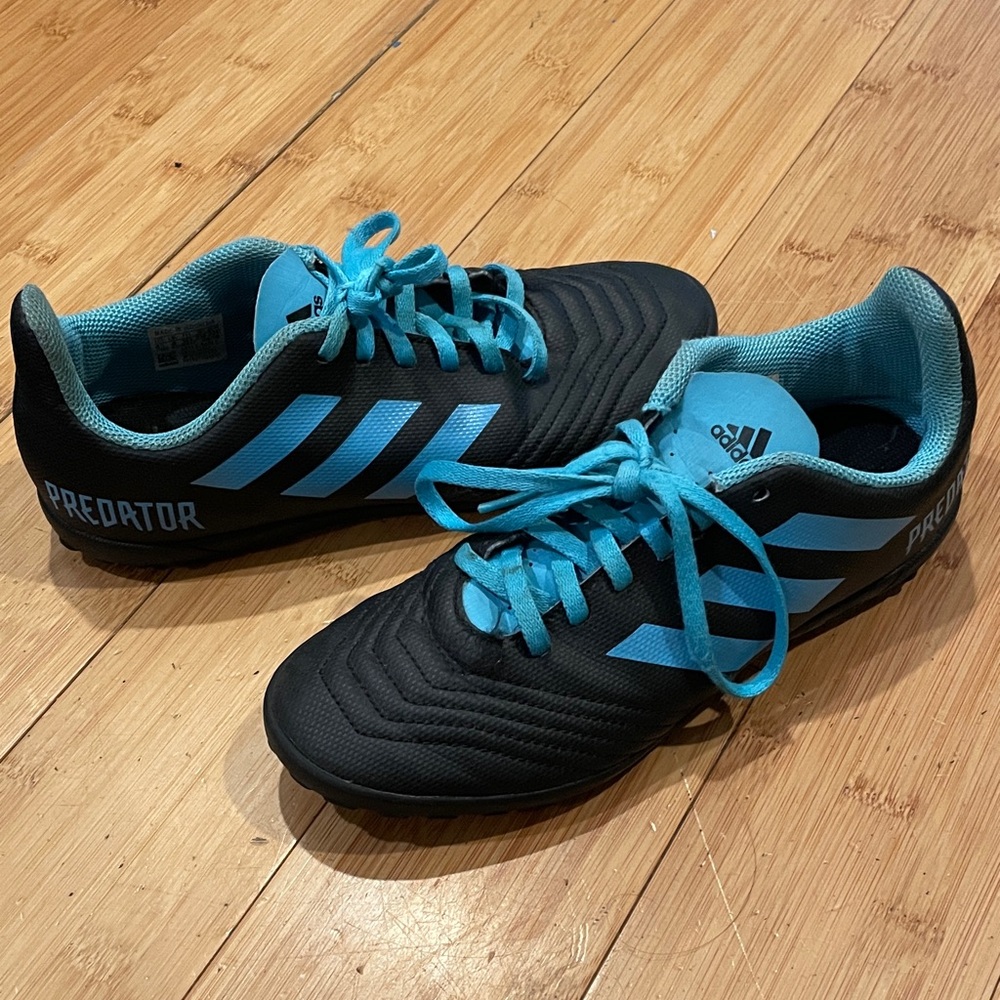 Adidas Predator soccer cleats black and blue size 4.5 youth
